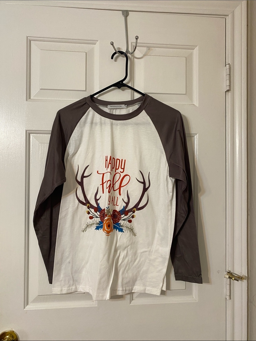 MISSLOOK White Body Brown Raglan 'Happy Fall Y'all' Tee